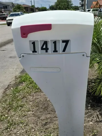 1417 W 40th Street Hialeah FL 33012
