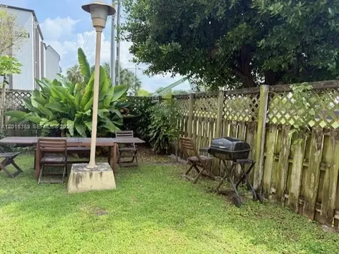 5201 NW Geneva Way Doral FL 33166