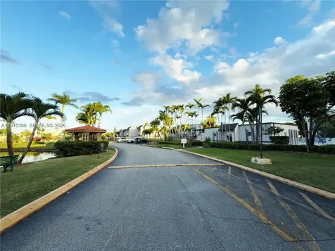 5201 NW Geneva Way Doral FL 33166