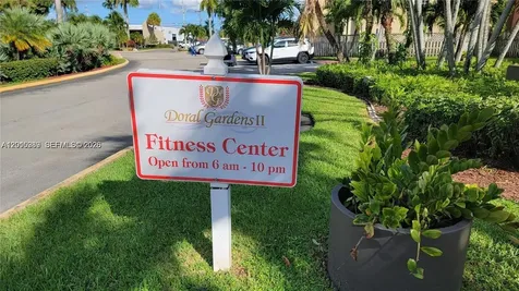 5201 NW Geneva Way Doral FL 33166
