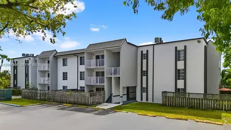 5201 NW Geneva Way Doral FL 33166