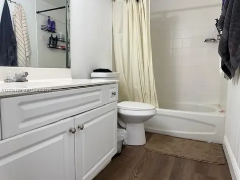 5201 NW Geneva Way Doral FL 33166