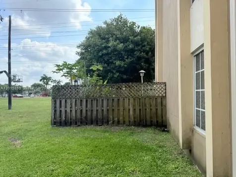 5201 NW Geneva Way Doral FL 33166