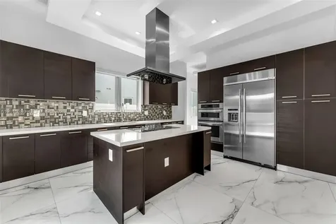 8221 NW 34th Drive Doral FL 33122