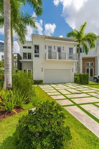 8221 NW 34th Drive Doral FL 33122