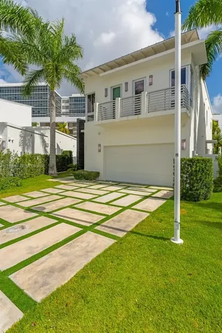 8221 NW 34th Drive Doral FL 33122