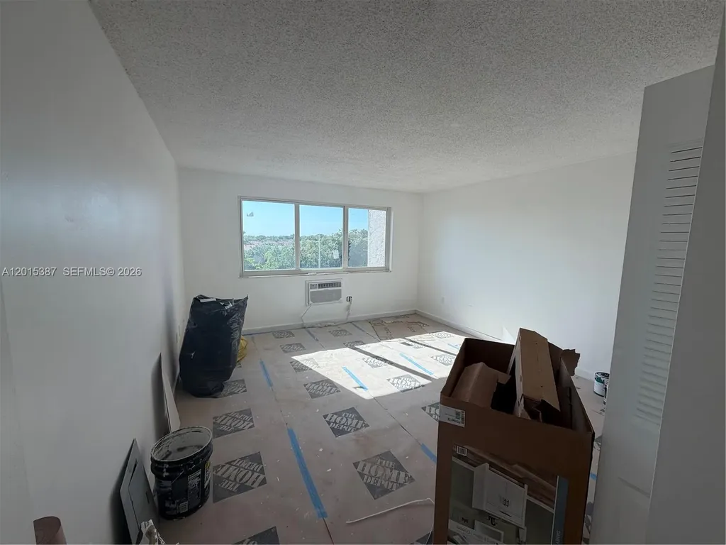 6930 Miami Gardens Drive Hialeah FL 33015