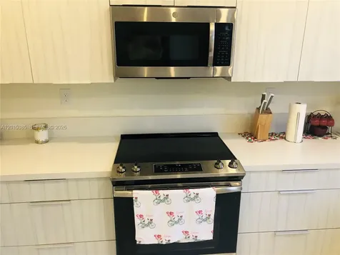 10597 NW NW 81 Terrace Doral FL 33178