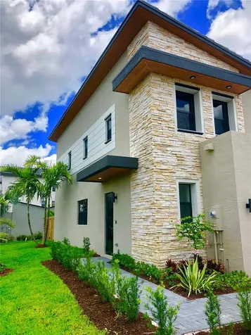 10597 NW NW 81 Terrace Doral FL 33178