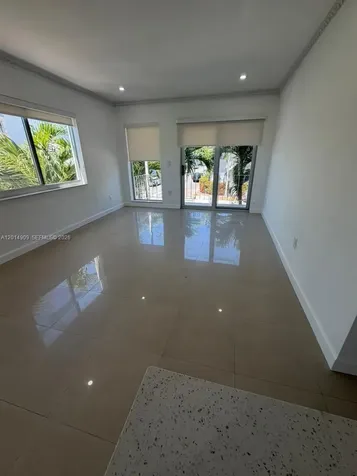 641 Espanola Way Miami Beach FL 33139