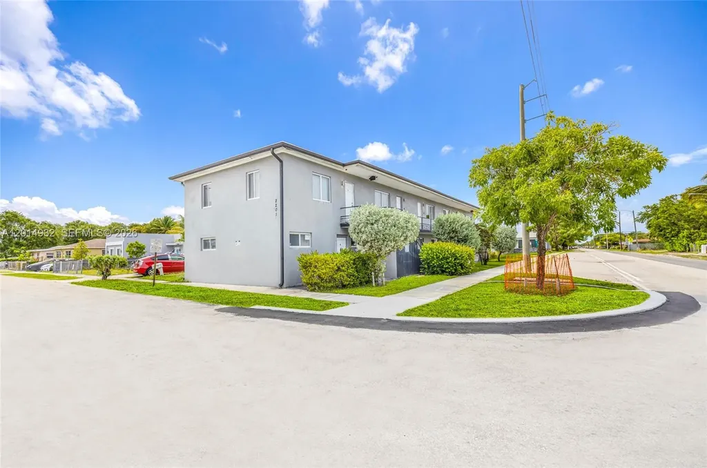 2201 Greene Street Hollywood FL 33020