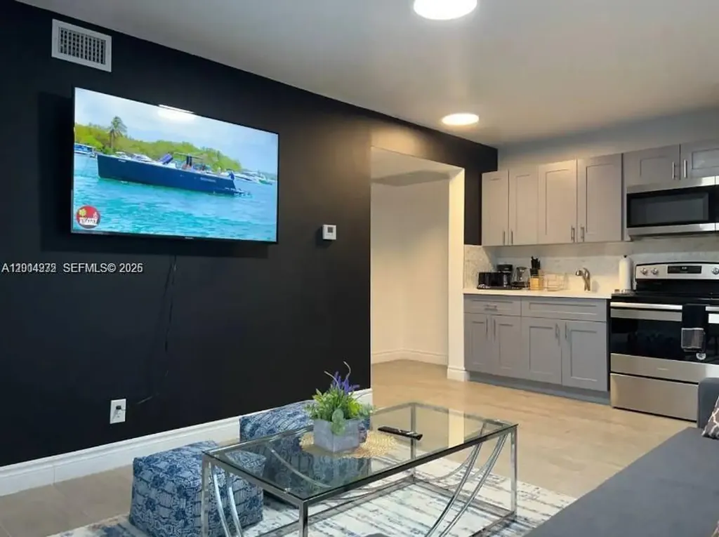 2201 Greene Street Hollywood FL 33020