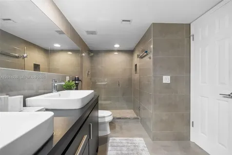 3300 NE 191st Street Aventura FL 33180