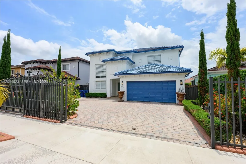 16528 SW 44th Street Miami FL 33185