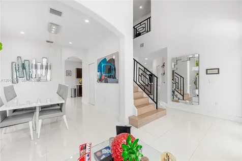 16528 SW 44th Street Miami FL 33185