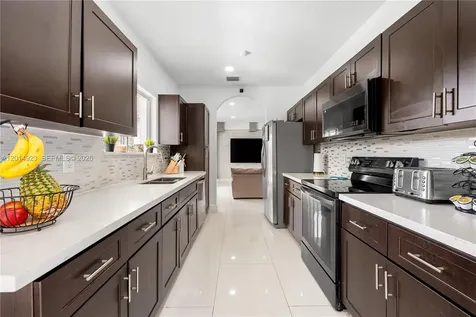 16528 SW 44th Street Miami FL 33185