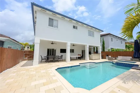 16528 SW 44th Street Miami FL 33185