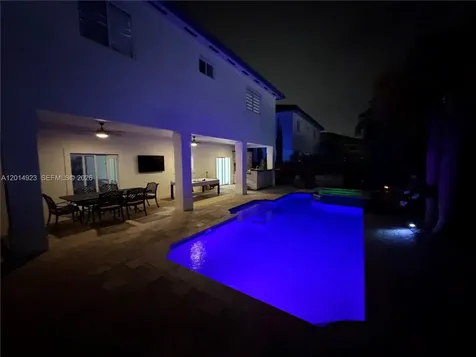 16528 SW 44th Street Miami FL 33185
