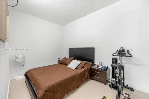 16528 SW 44th Street Miami FL 33185