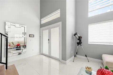 16528 SW 44th Street Miami FL 33185