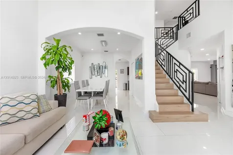 16528 SW 44th Street Miami FL 33185
