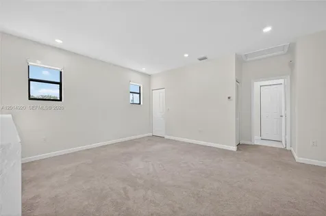 4981 Peacock Way Dania Beach FL 33312