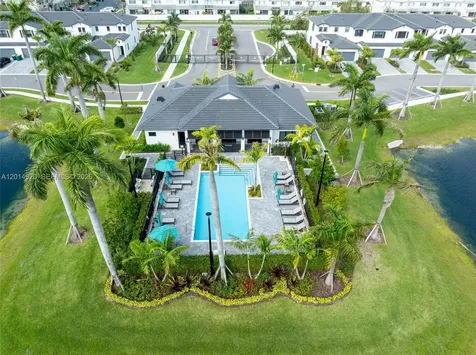 4981 Peacock Way Dania Beach FL 33312