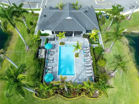 4981 Peacock Way Dania Beach FL 33312