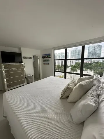 17021 N Bay Road Sunny Isles Beach FL 33160