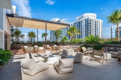 11 NE 6th Miami FL 33132
