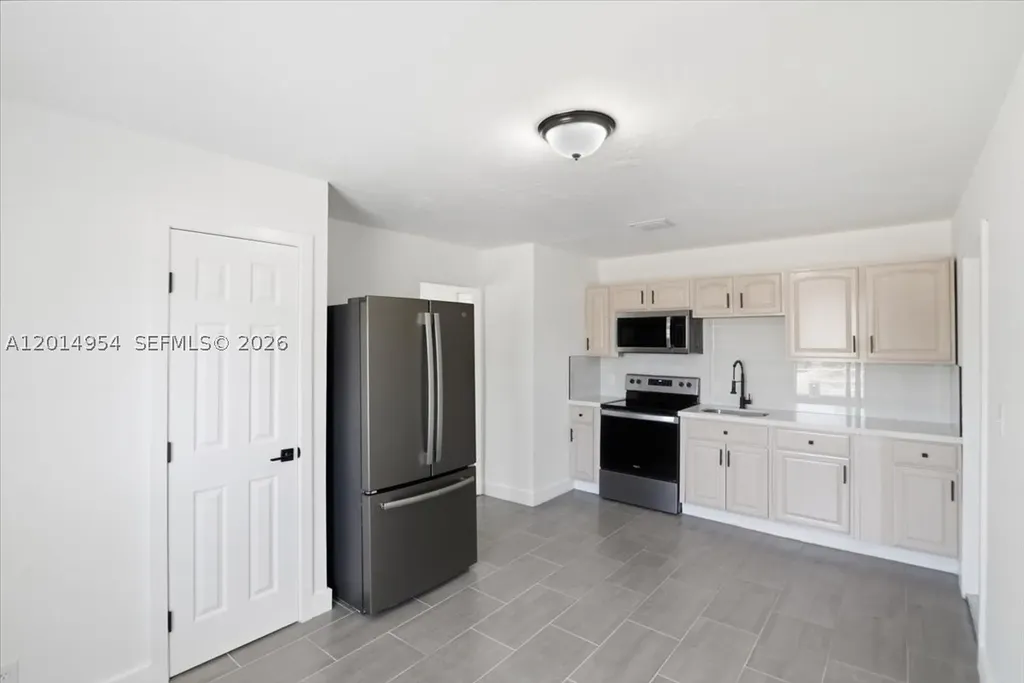 921 NW 5th Avenue Pompano Beach FL 33060