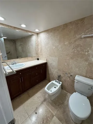 911 E Ponce De Leon Boulevard Coral Gables FL 33134