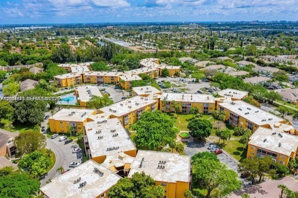 4334 NW 9th Avenue Deerfield Beach FL 33064