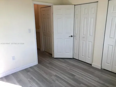9213 W 33rd Way Hialeah FL 33018