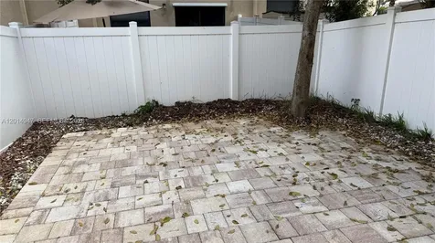 9213 W 33rd Way Hialeah FL 33018