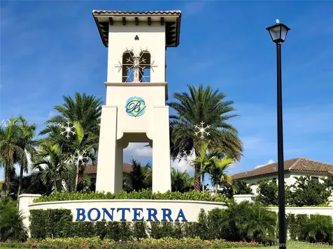 9213 W 33rd Way Hialeah FL 33018