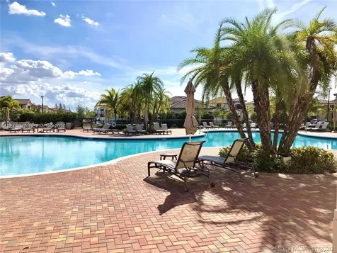 9213 W 33rd Way Hialeah FL 33018