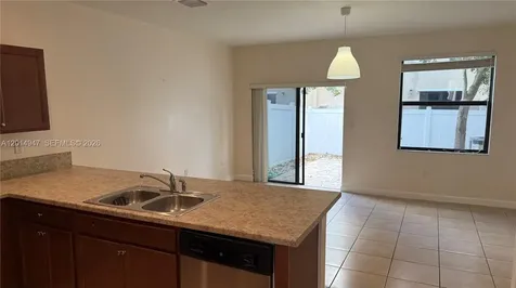 9213 W 33rd Way Hialeah FL 33018