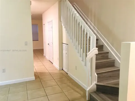 9213 W 33rd Way Hialeah FL 33018