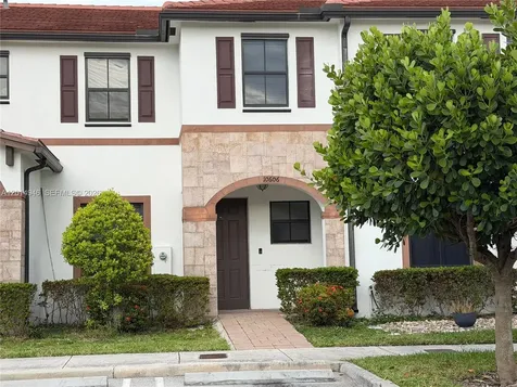 10606 W 33rd Way Hialeah FL 33018