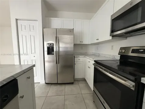 10606 W 33rd Way Hialeah FL 33018