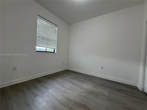 10606 W 33rd Way Hialeah FL 33018