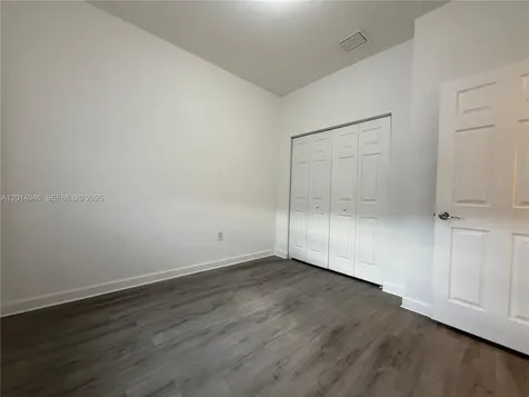 10606 W 33rd Way Hialeah FL 33018