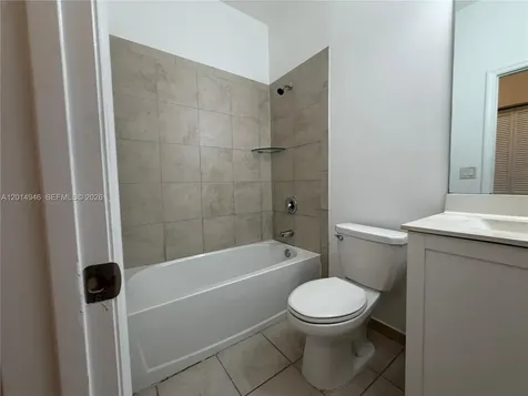10606 W 33rd Way Hialeah FL 33018