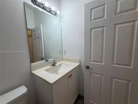 10606 W 33rd Way Hialeah FL 33018