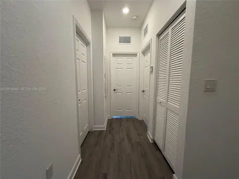 10606 W 33rd Way Hialeah FL 33018