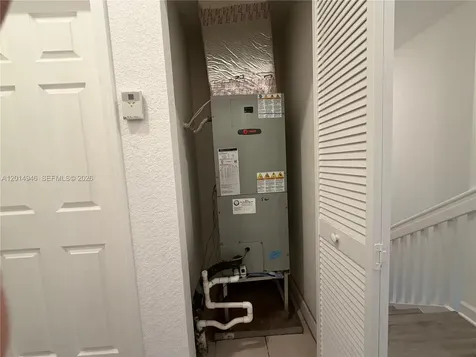 10606 W 33rd Way Hialeah FL 33018