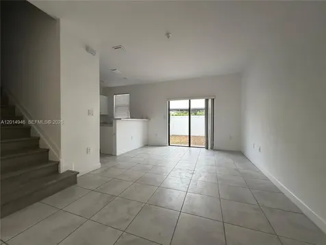 10606 W 33rd Way Hialeah FL 33018
