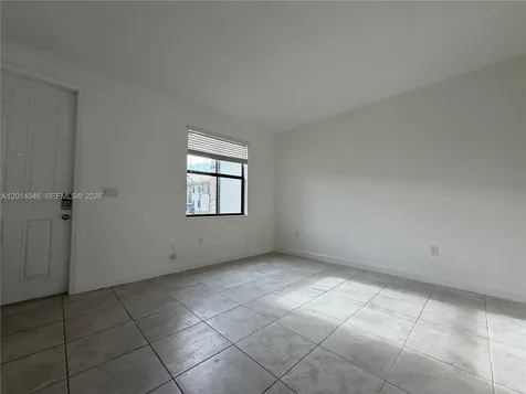 10606 W 33rd Way Hialeah FL 33018