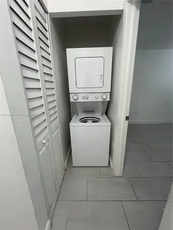 15609 SW 73rd Cir Terrace Miami FL 33193